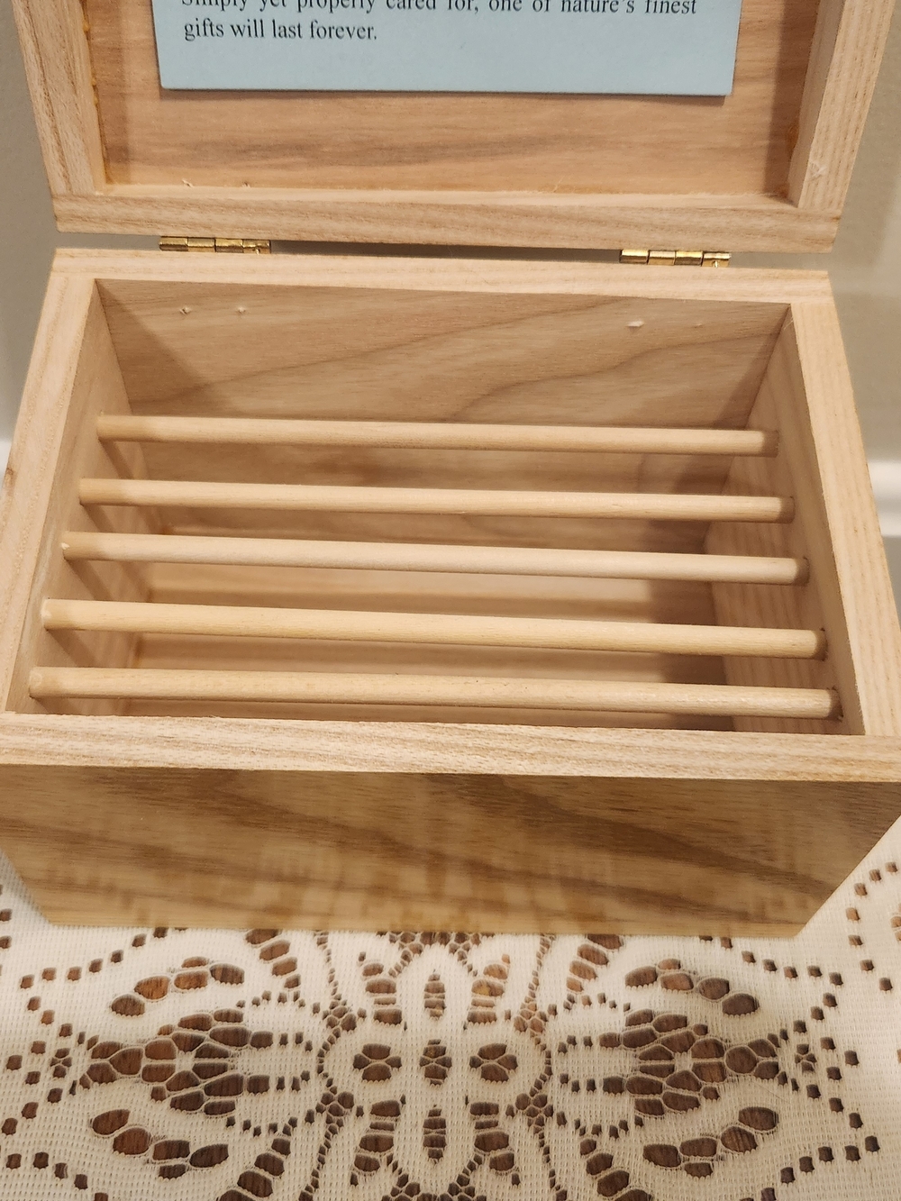 Natural Light Wood Recipe Card Box w/ Dividers Handcrafted At Maine State Prison - Picture 10 of 14